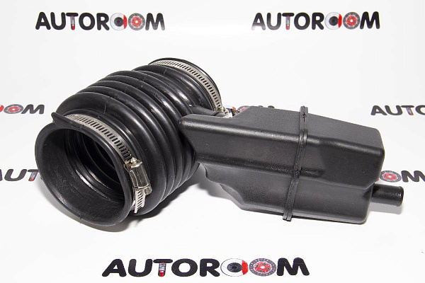 Патрубок воздушного фильтра Nissan 16576-1AA1A