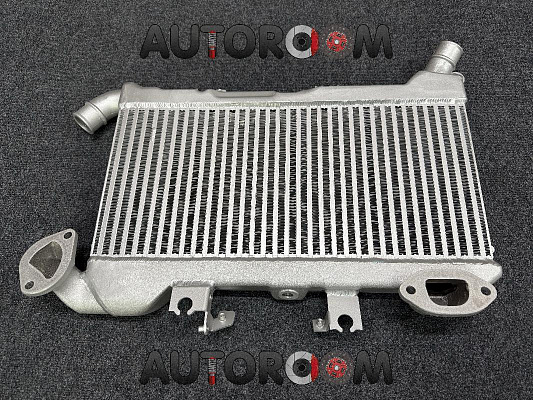 Интеркулер Toyota Land Cruiser 200 17900-51020